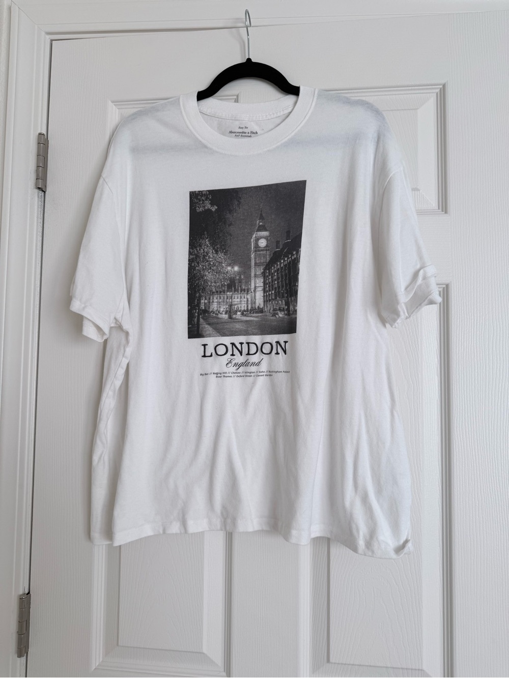 Abercrombie & Fitch White T-Shirt with Black London Photo Graphic